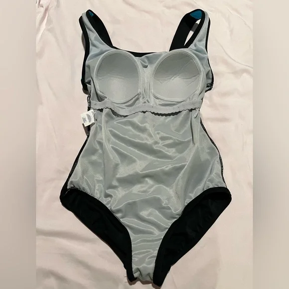 Reebok full coverage, bathing suit. - Picture 3 of 5